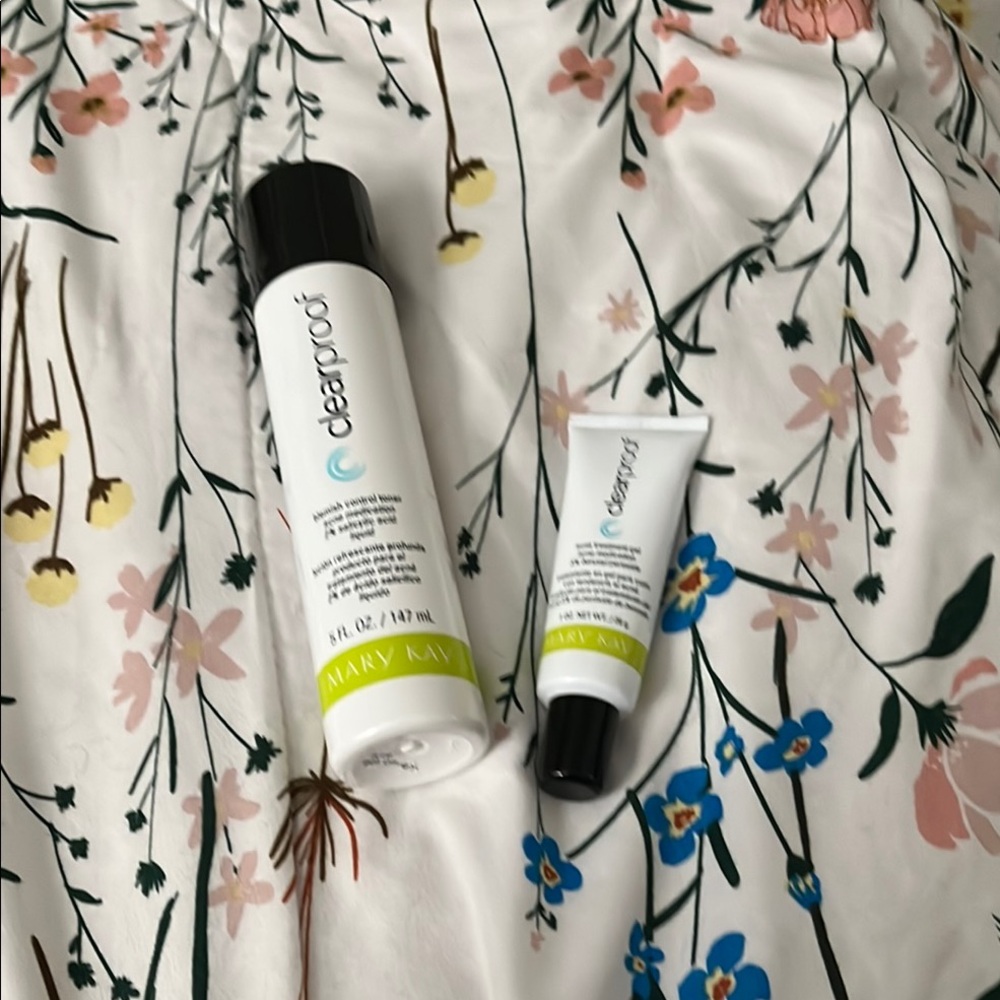 Mary Kay Clearproof Skincare Set - Black and White